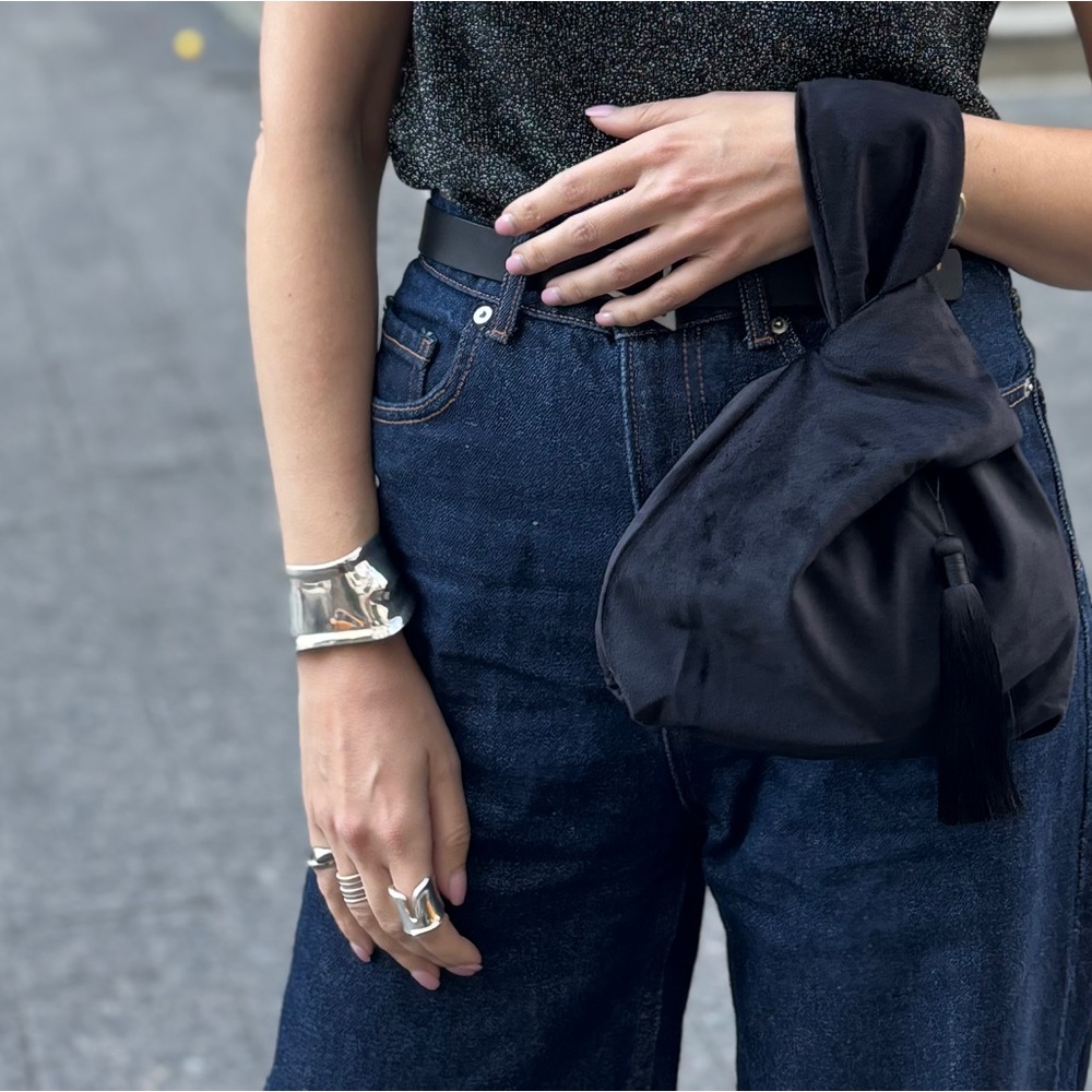 Chic Black Velvet Wristlet Knot Mini Tassel Bag - Picture 6 of 13